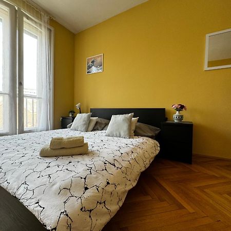 Extralarge Queen Room In The Heart Of Bratislava With Terrace Extérieur photo