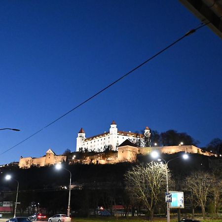 Extralarge Queen Room In The Heart Of Bratislava With Terrace Extérieur photo