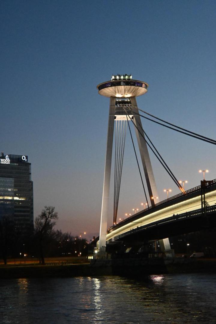 Extralarge Queen Room In The Heart Of Bratislava With Terrace Extérieur photo