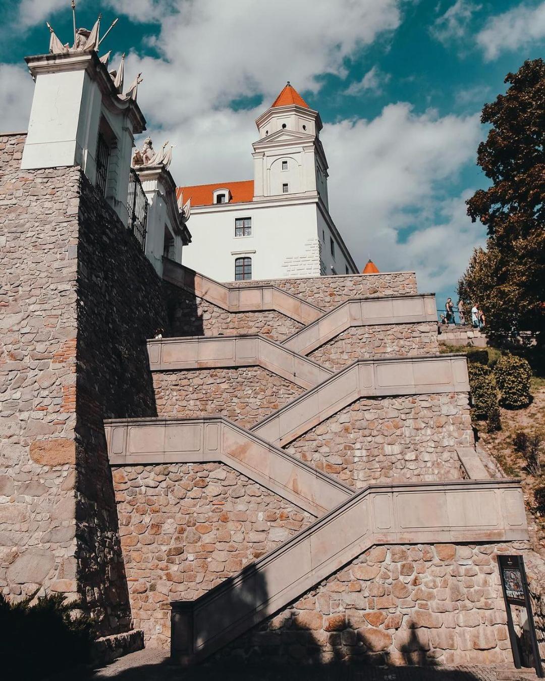 Extralarge Queen Room In The Heart Of Bratislava With Terrace Extérieur photo