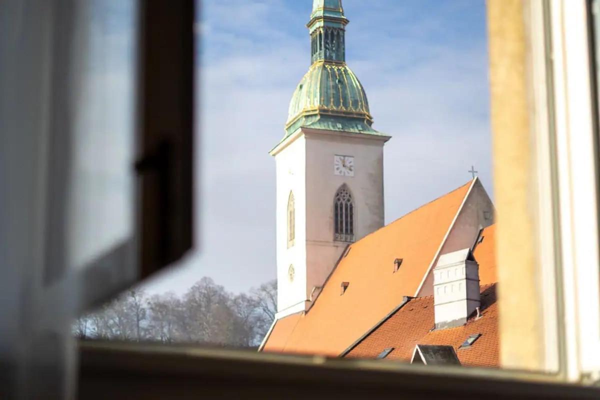 Extralarge Queen Room In The Heart Of Bratislava With Terrace Extérieur photo
