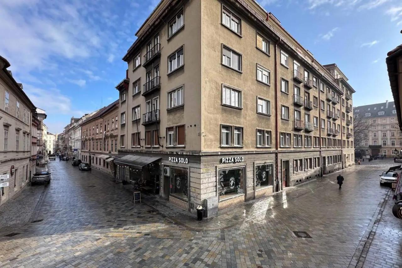 Extralarge Queen Room In The Heart Of Bratislava With Terrace Extérieur photo