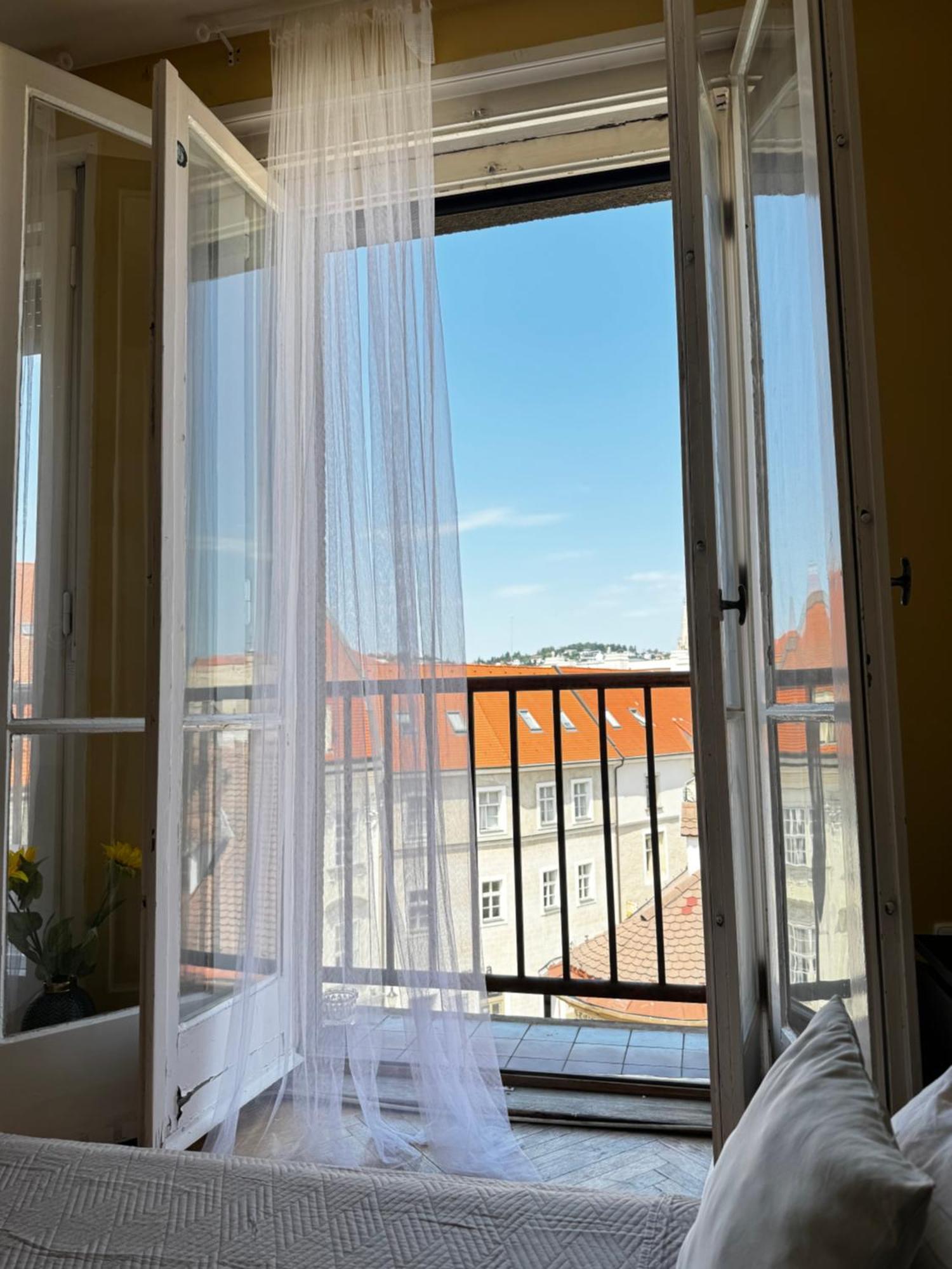 Extralarge Queen Room In The Heart Of Bratislava With Terrace Extérieur photo