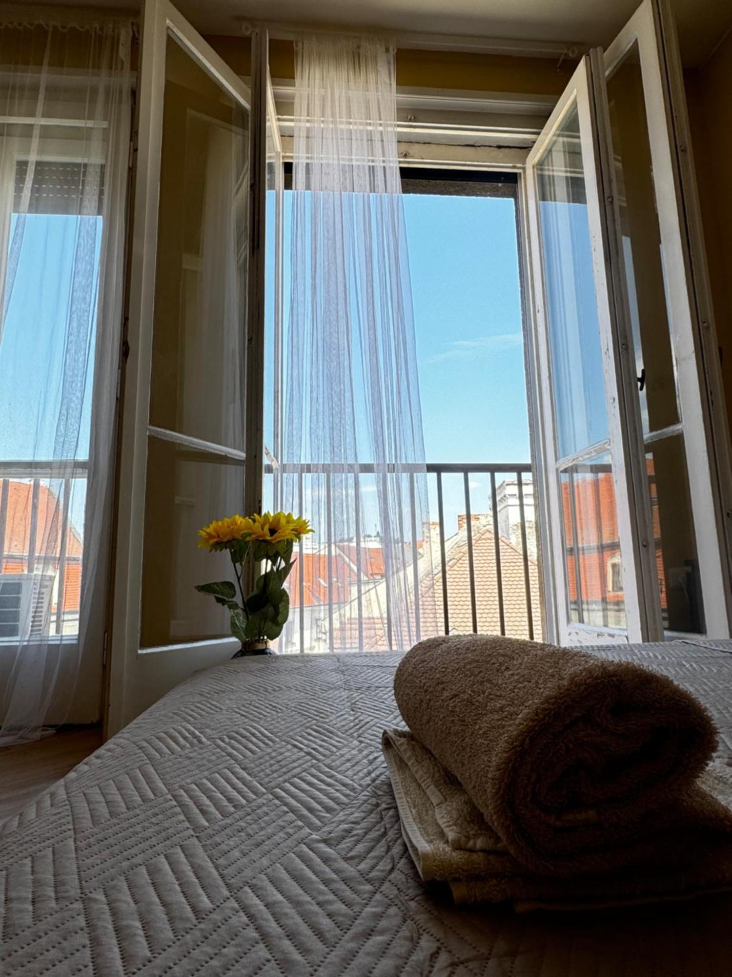 Extralarge Queen Room In The Heart Of Bratislava With Terrace Extérieur photo
